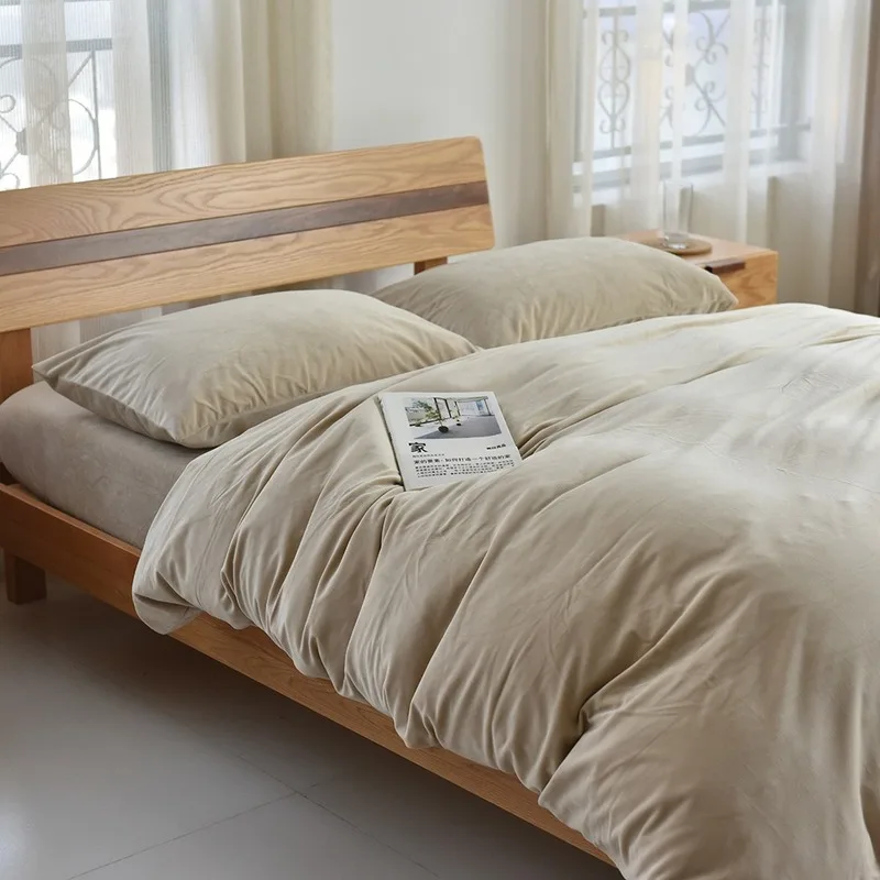 

Новый комплект постельного белья для спальни из четырех предметов зимний плотный теплый однотонный бархатный пододеяльник модный простой ...