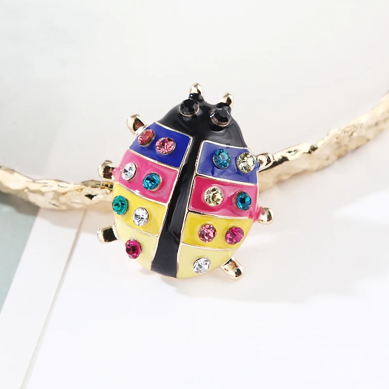 

New Fashion Rhinestone Ladybug Brooch For Women Brooch Collar Pins Corsage Crystal Insect Brooch Badges Jewelry Accessories