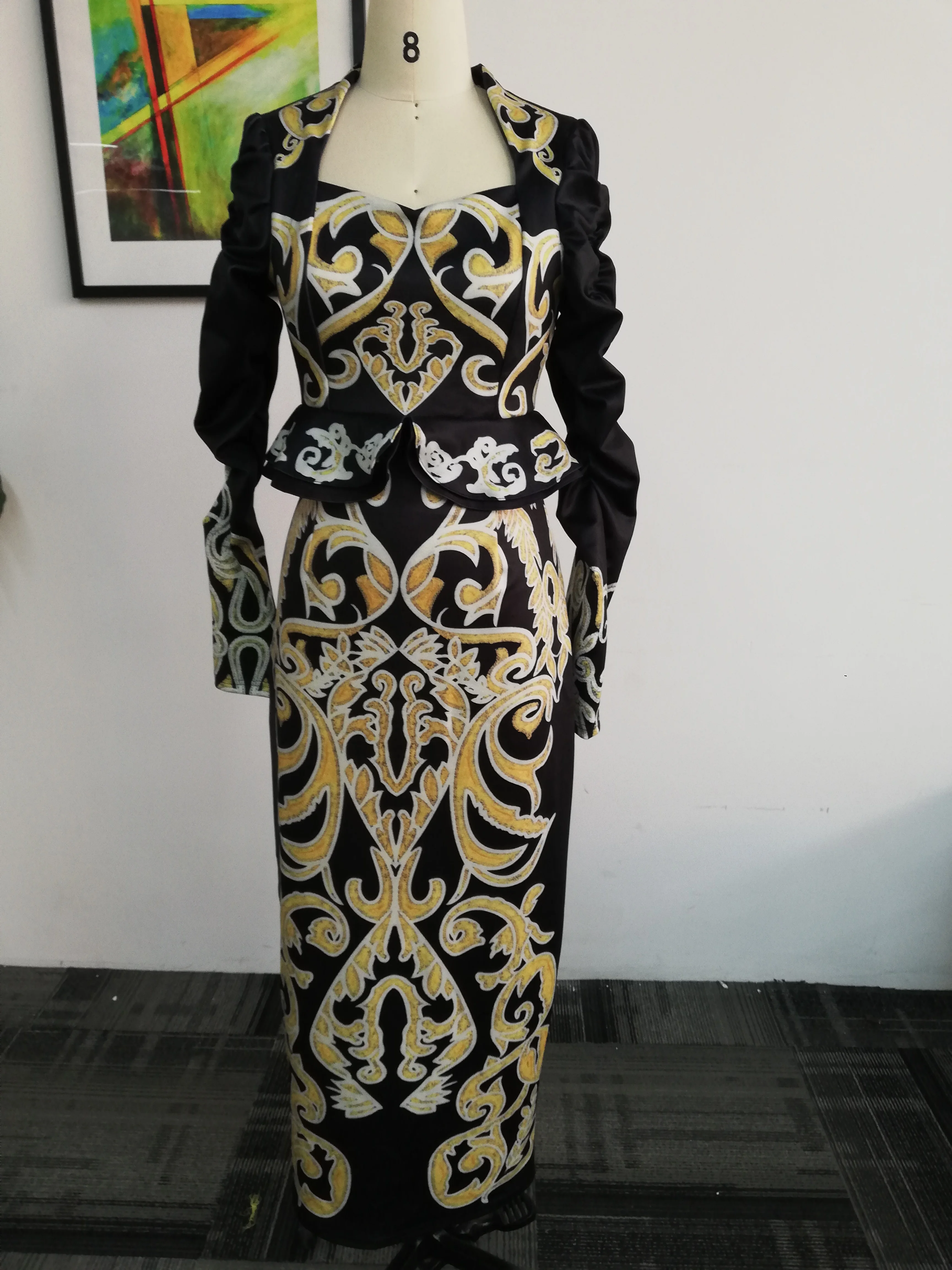 Винтажное черное с цветочным принтом длинное вечернее платье длинным рукавом 2020