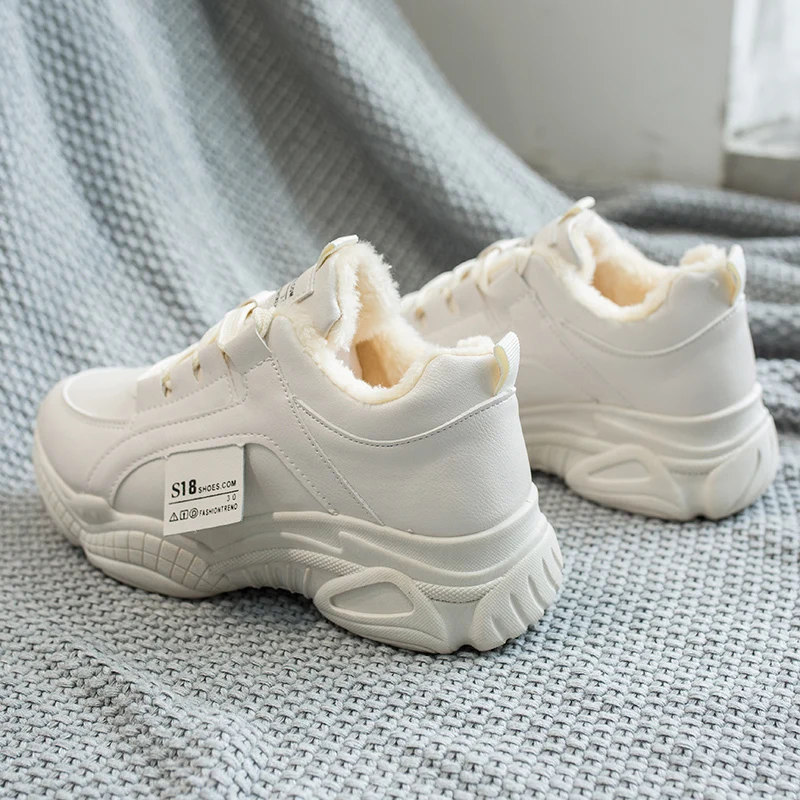 Женские теплые кроссовки на платформе толстая подошва удобные шнуровке белые