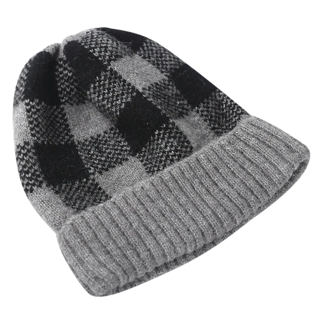 Женская зимняя шапка с воротником и бархатной подкладкой плотная клетчатая