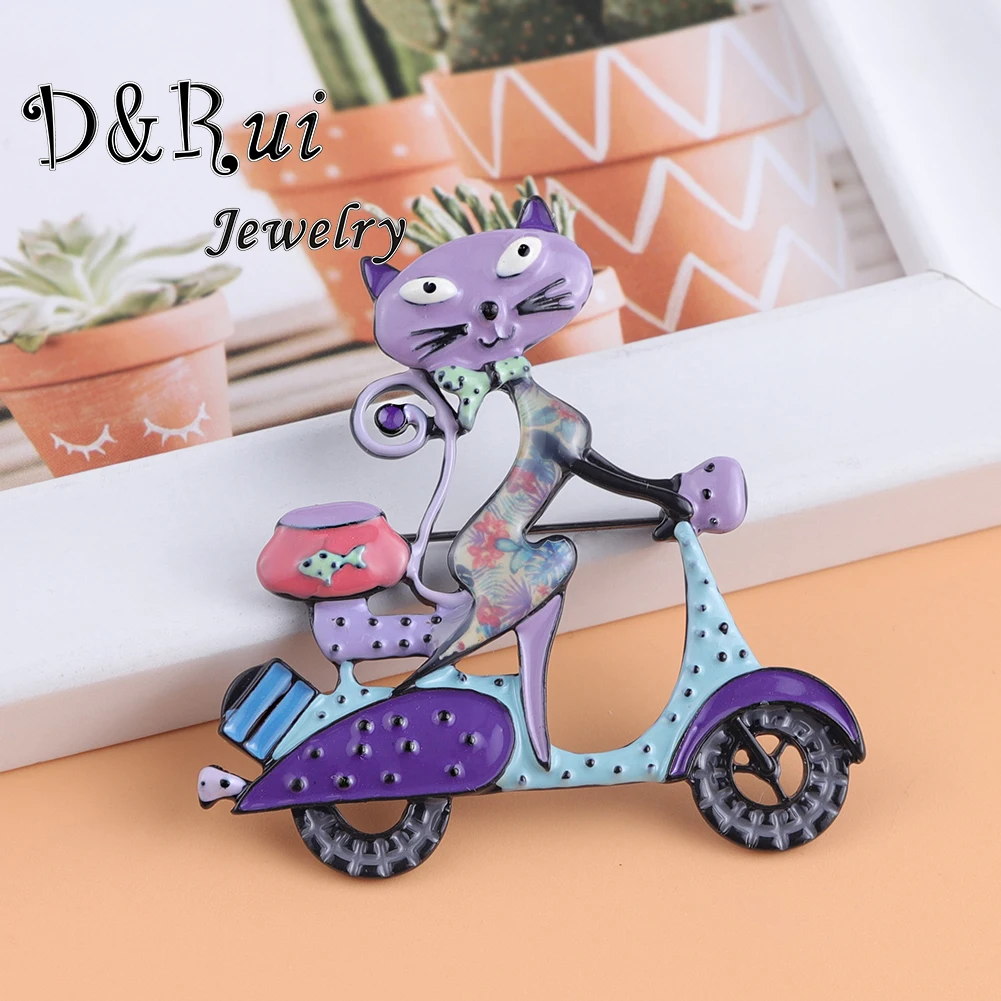 

Hot Cute Cat Women Brooches Enamel Alloy Cartoon Motorcycle Brooch Pin New Fashion Jewelry Animals Pins Accessories for Wemen