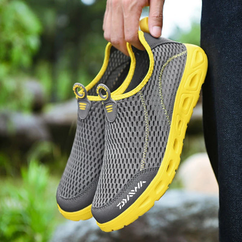 

New Summer Outdoor Shoes Men Women Lightweight Breathable Mesh Creek Beach Quick Dry Wading Upstream Fishing Net Water Shoe