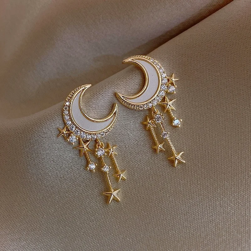 

Fashion Inlaid Zircon Star and Moon Earrings Female New Star Pendant Tassel Earrings Fashion Jewelry Exquisite Gifts
