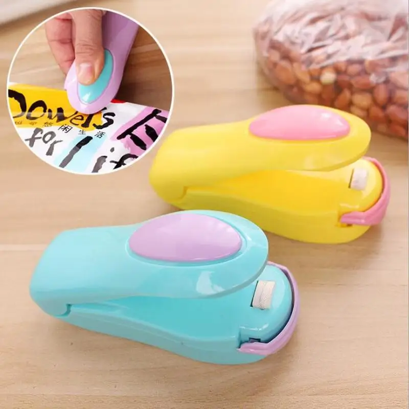 

1pcs Portable Heat Sealer Plastic Package Storage Bag Mini Sealing Machine Handy Sticker and Seals for Food Snack Kitchen Access