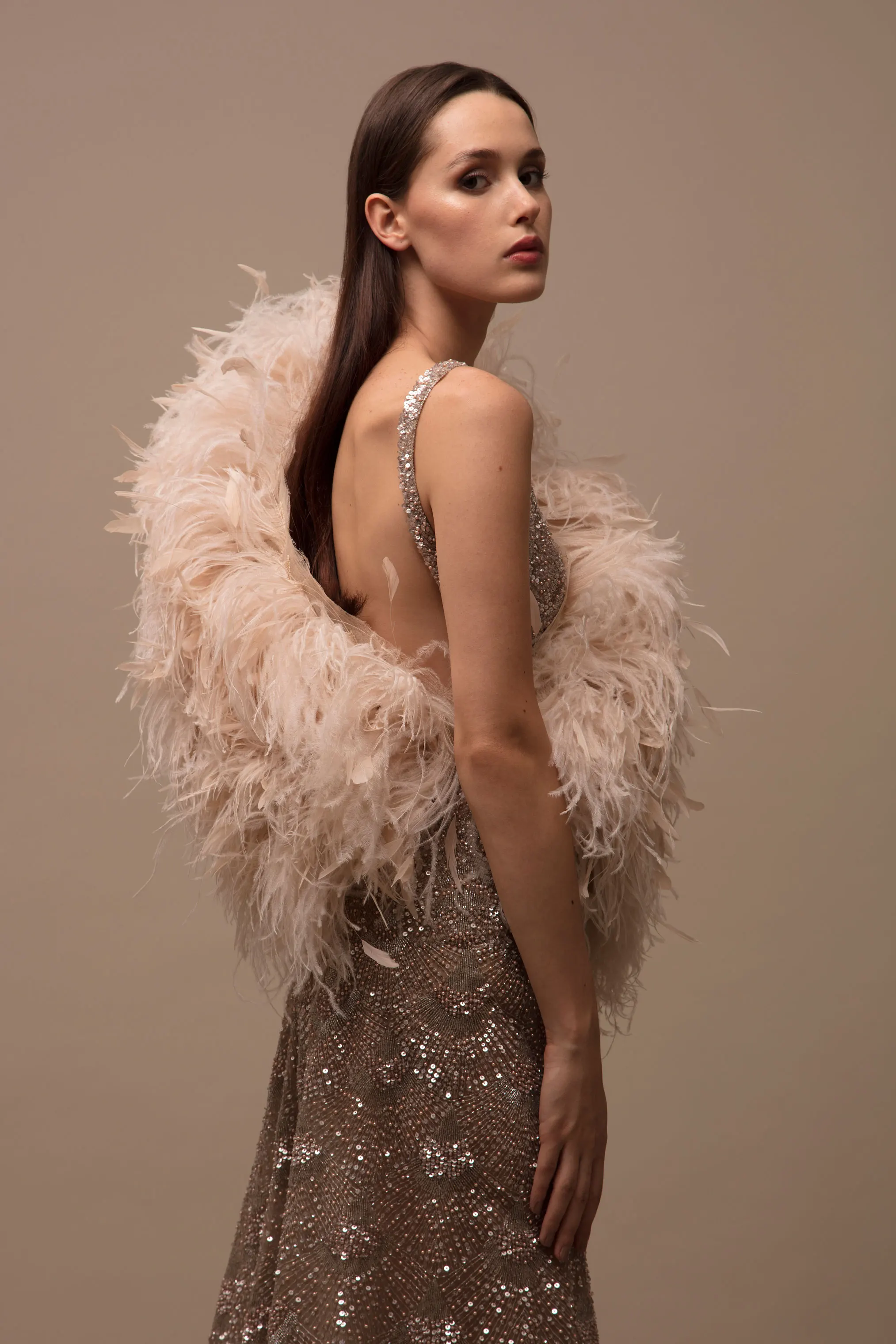 2020  Luxury Feather Tippet Prom Gowns A-Line Full Length Sleeveless Beaded Sequins Cloth Party Dresses Evening Dresses