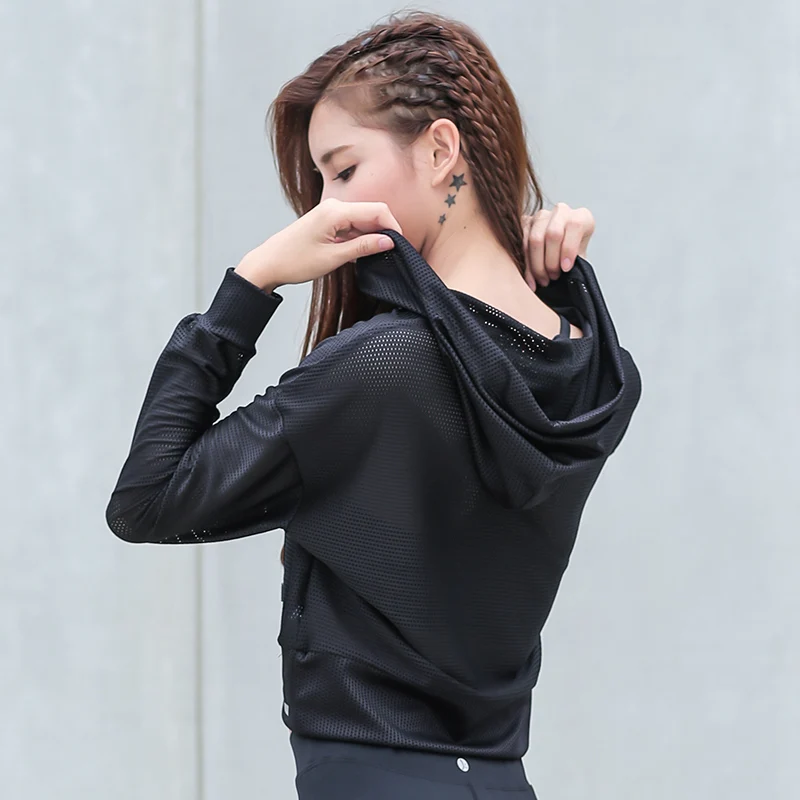 Спортивная футболка с капюшоном для женщин быстросохнущая спортзала или йоги