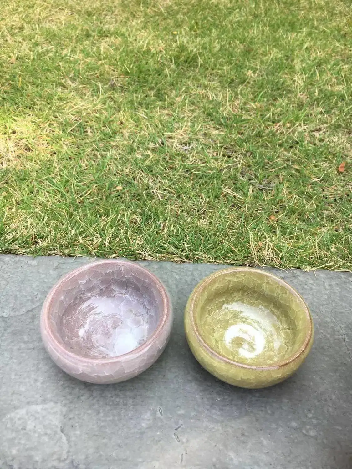 Маленькая Толстая Изолированная глазурованная керамическая чайная чашка с