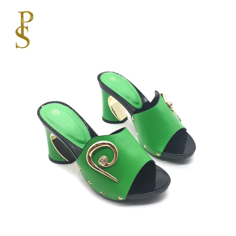 Женские босоножки на высоком каблуке разноцветные с блестками открытым носком |