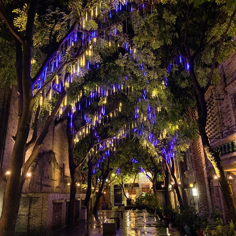 Светодиодная гирлянсветильник метеоритный дождь на солнечной батарее 45 см 8