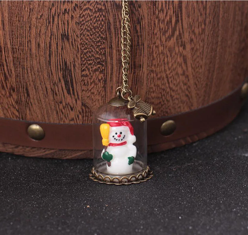 

SNCSDK Handmade Glass Cover Luminous Women's Necklace Creative Snowman Luminous Pendant Christmas Series female fashion jewelry
