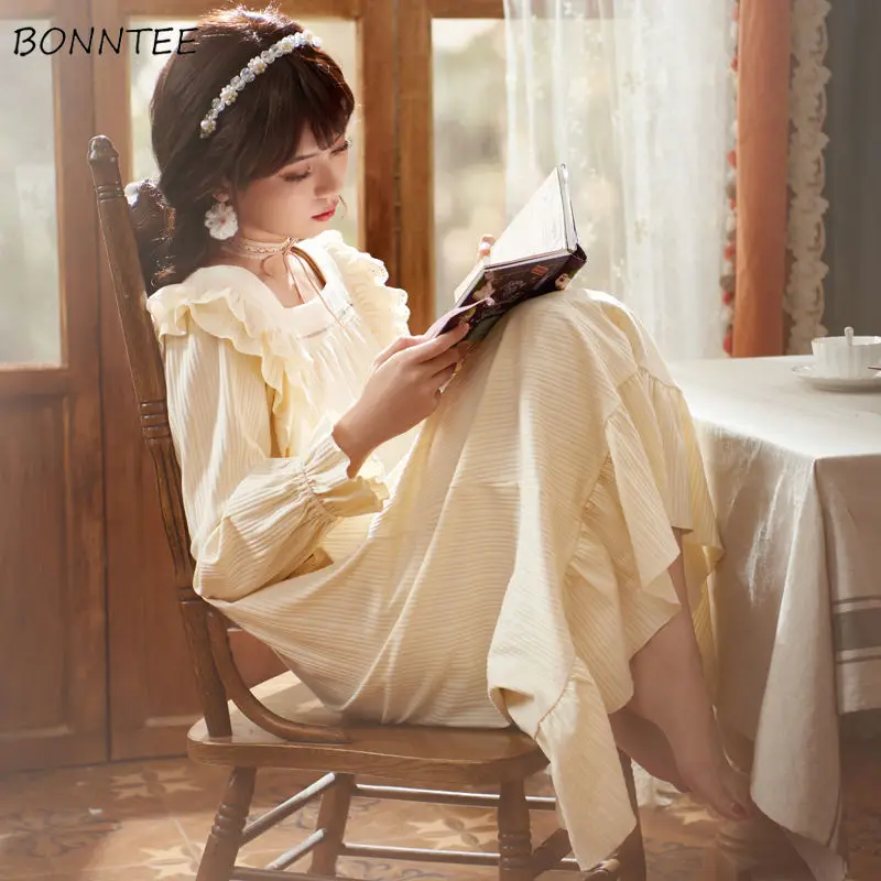 Ночные рубашки для женщин с милым квадратным воротником Осенняя основная одежда