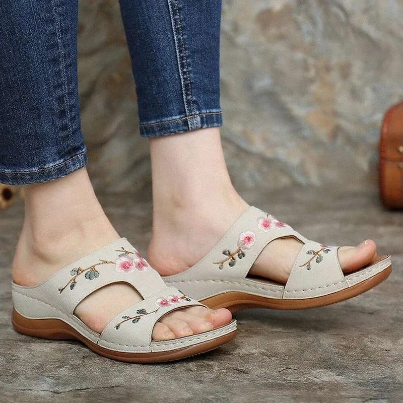 

2021 Women Slippers Summer Women Shoes Casual Gladiator Beach Slip On Woman Slippers Casual Flower Print Sandals Ethnic Shoes