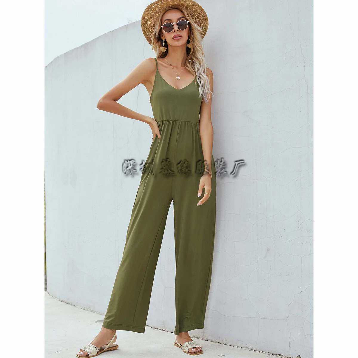 

2021 Fashion Women's Jumpsuit New Autumn Casual Hot Sale V-neck Pullover Solid Color Sexy Slim Knit Wide-leg Jumpsuit