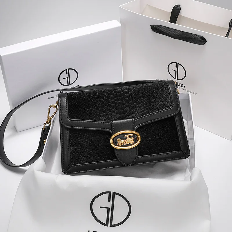 

Carriage Velvet Bag for Women 2021 New Fashion One-shoulder Messenger Flap Bags Luxury Designer Purses Sacos De Mujer De Vestir
