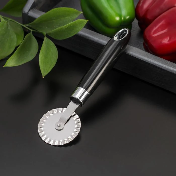 Нож для пиццы и теста Доляна Скина 20 5 см ребристый белый | Дом сад