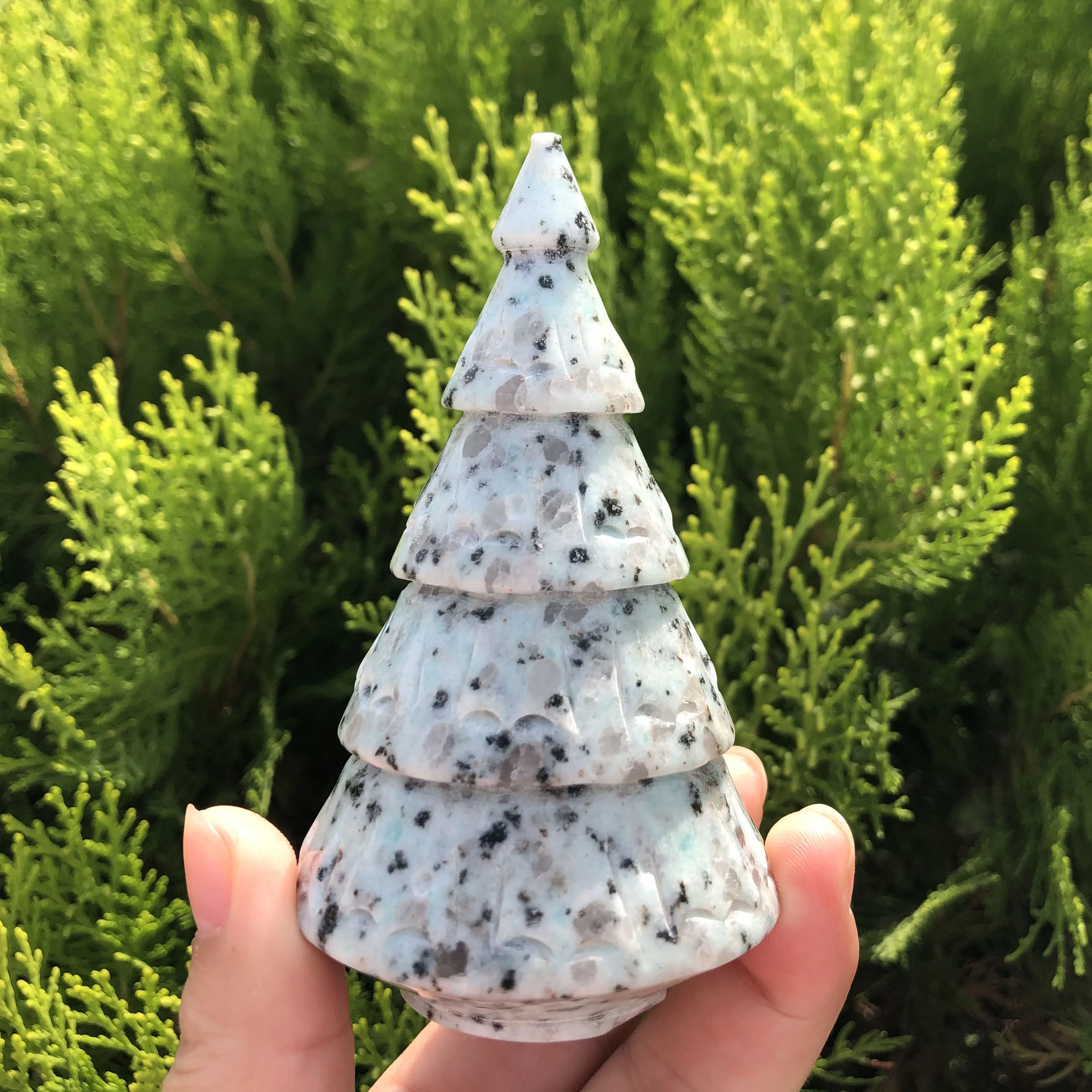 

1pcs Natural Kiwi Jasper Christmas Tree Crystal Stone Tree For Christmas Present