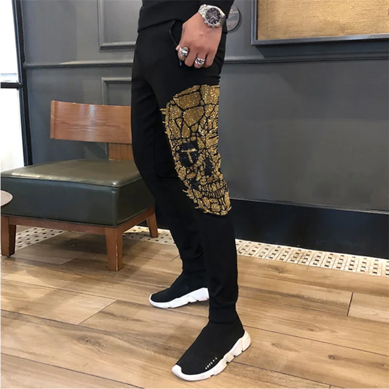 

2021 autumn and winter European and American men's casual suit new hot drilling skull round neck brand sportswear