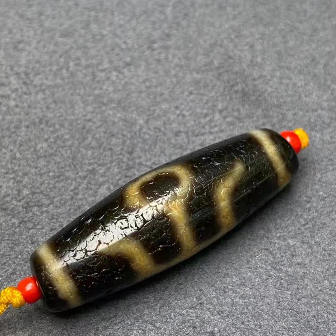 

1pcs/lot high-quality high-end temple natural old agate noble dzi beads Tibet area Weathered Horseshoe precious folk-custom gem