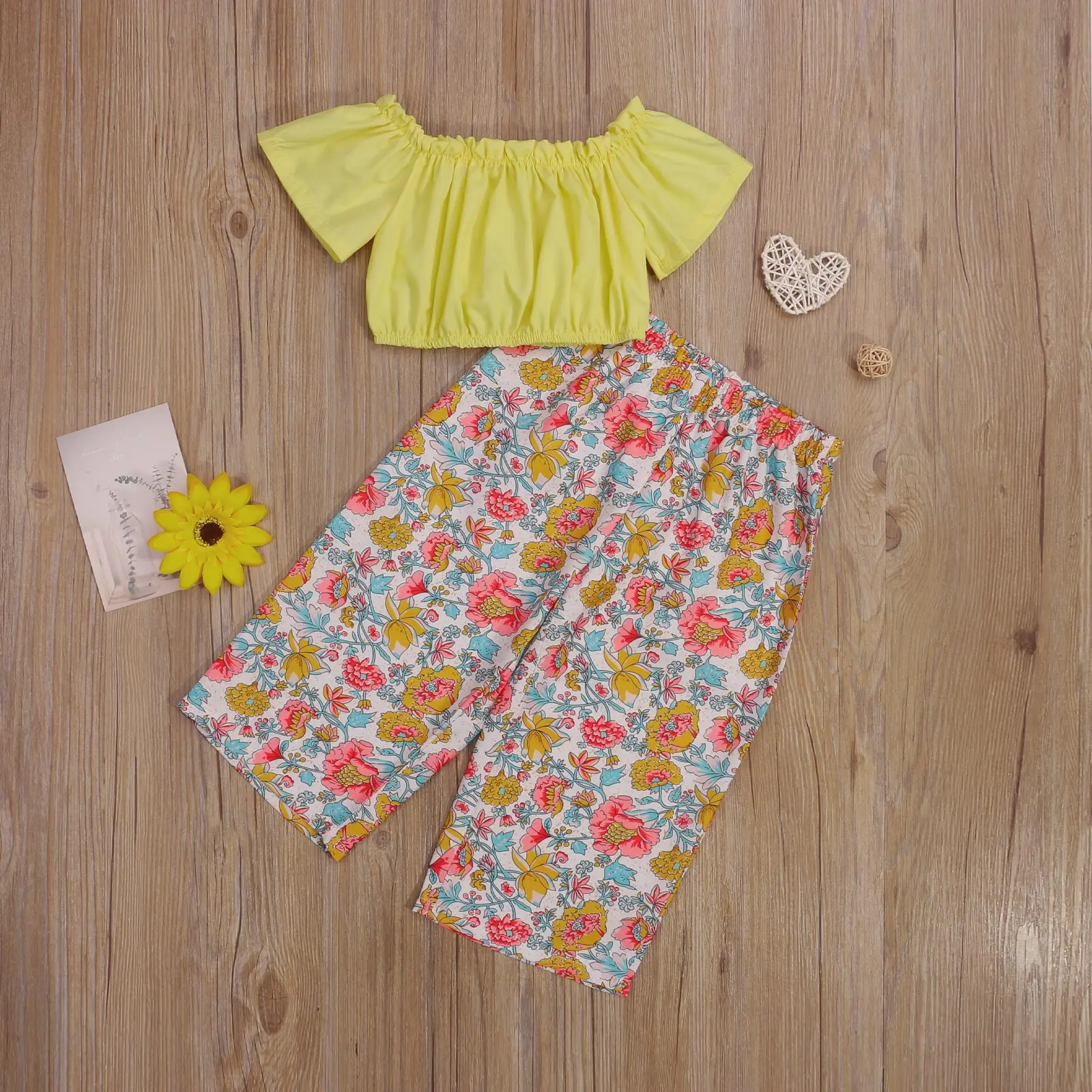 

Summer Kids Baby Girls Outfits Solid Color Short Sleeves T-Shirt + Floral Print Pants Clothes Set 1-6Years