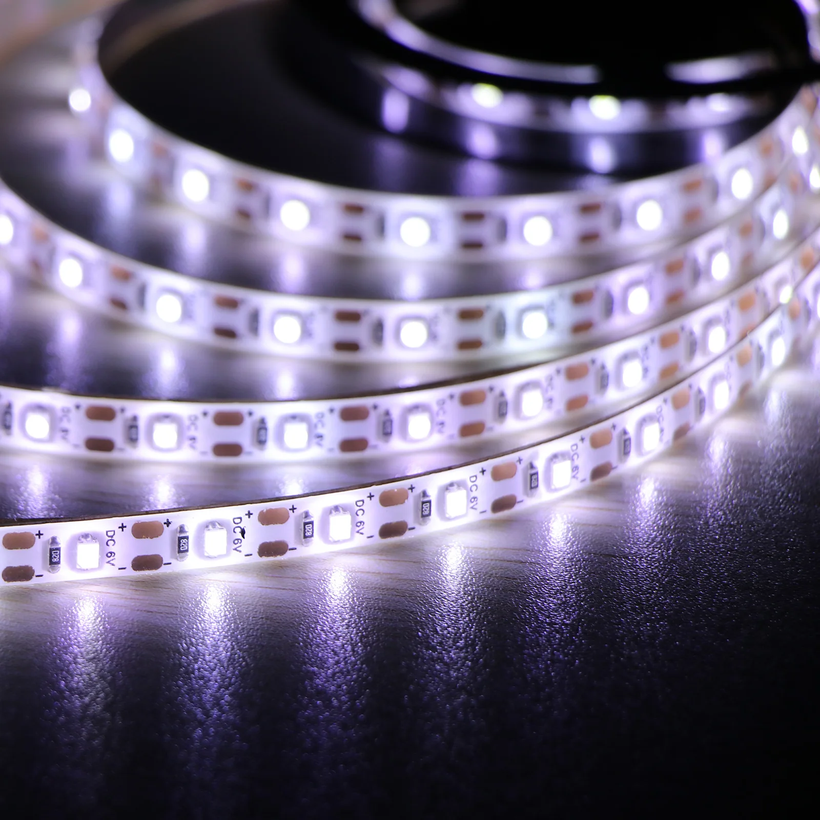 Светодиодная водонепроницаемая лента SMD3528 холодный белый/RGB 120 в пост. Тока 2