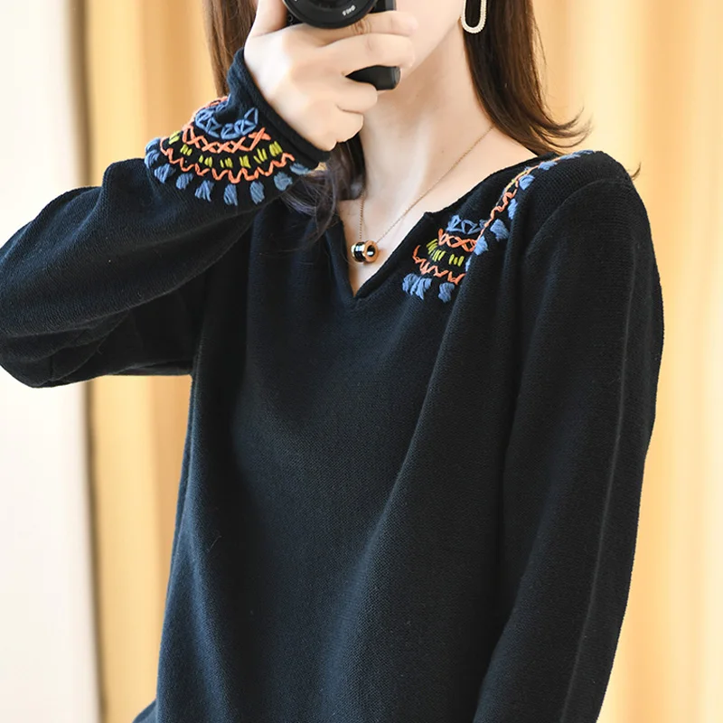 

New autumn and winter 2020, Korean embroidery Top, V-Neck long sleeve show thin, versatile jumper for women