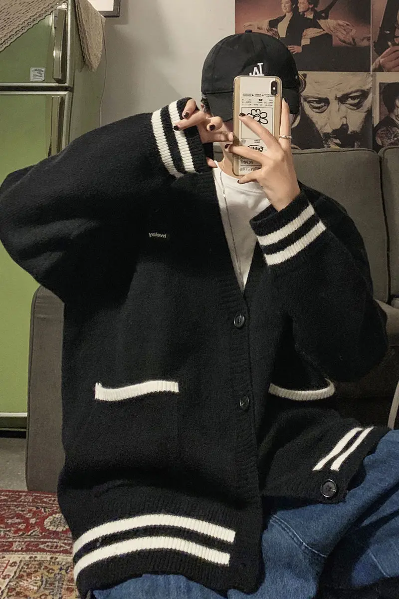 

2021 Autumn And Winter New Youth Fashion Loose Men's Single-breasted Color-blocking Knitted Cardigan Fashion Casual V-neck Top