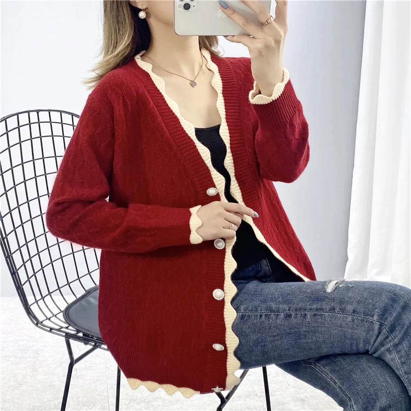 

Room 210866, row 8, No. 4 (top)] real shooting diamond V-neck lace neckline color matching knitted cardigan [1129] 46