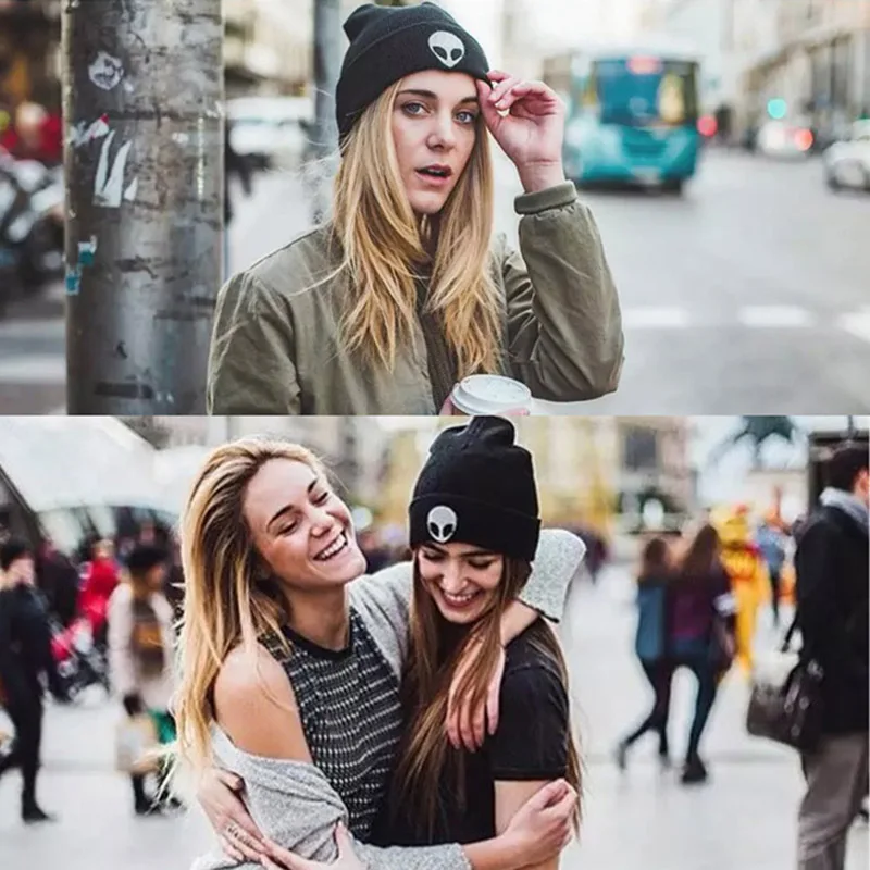 Шапка трикотажная с пришельцем унисекс | Аксессуары для одежды