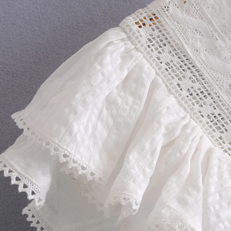 Женское мини-платье TWOTWINSTYLE белое с квадратным вырезом короткими рукавами и