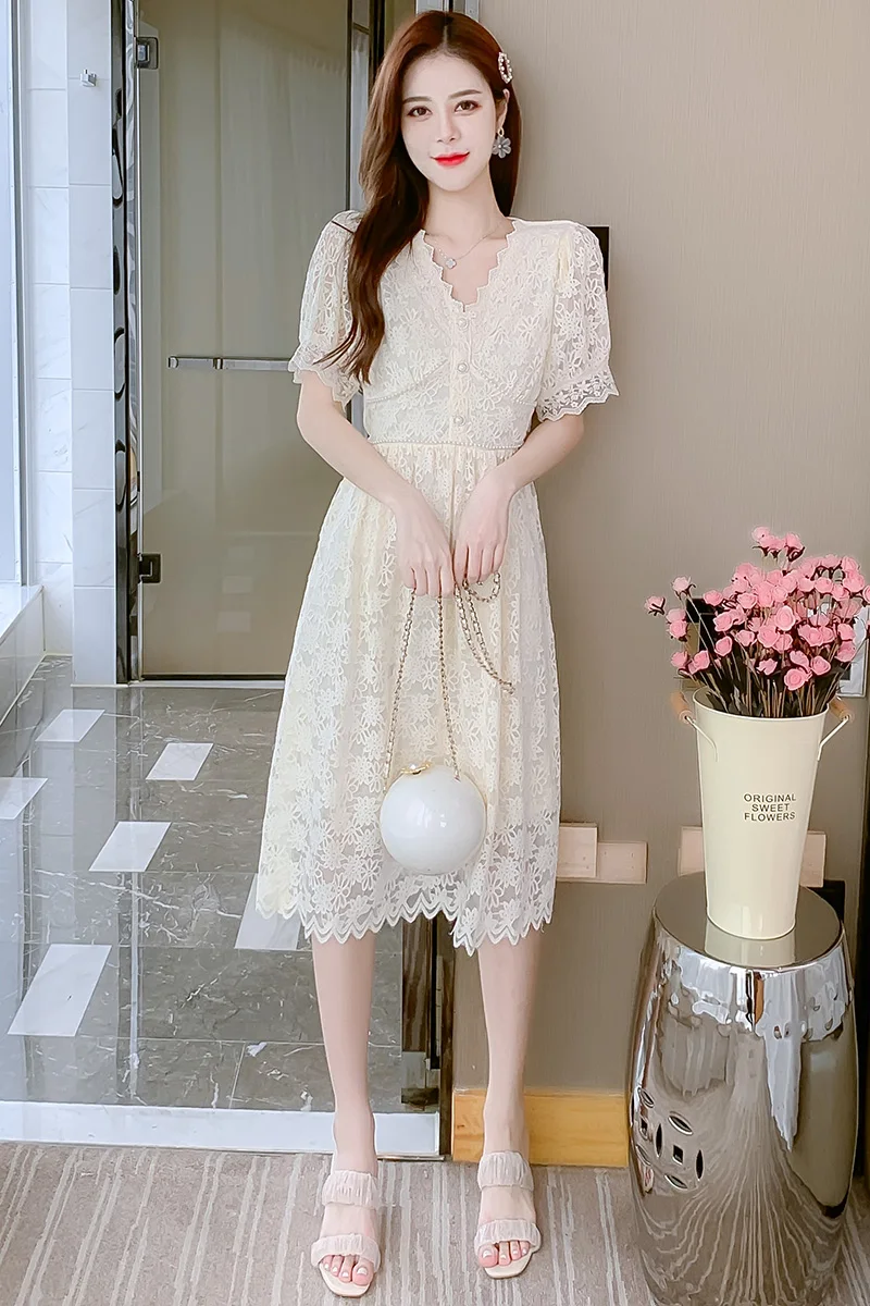 

COIGARSAM Vintage Lace Women Long dress New Summer Short Sleeve Turn-down Collar Dresses Apricot 8331