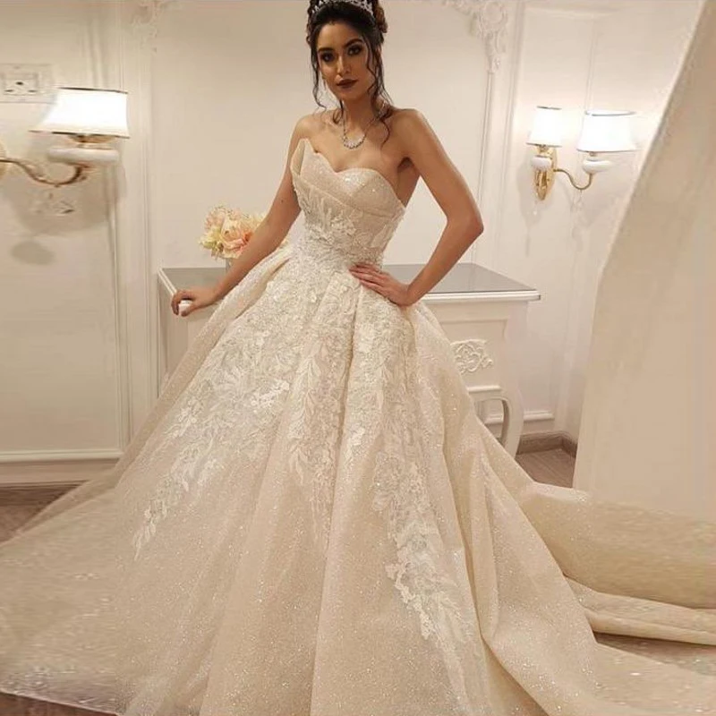 

Luxury lace applique strapless wedding banquet show dress