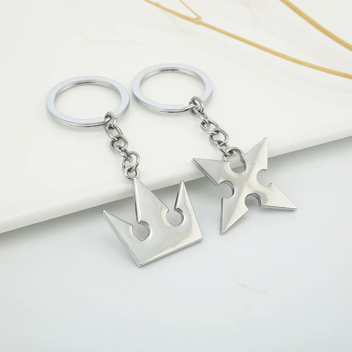 Game Kingdom Hearts Sora Key Keychain Keyblade Weapon Model Pendant Keyring Men Car Women Bag Accessories Jewelry Gift |