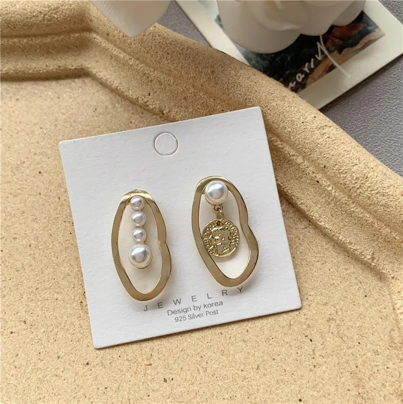 Серьги-гвоздики женские винтажные Асимметричные золотистые металлические