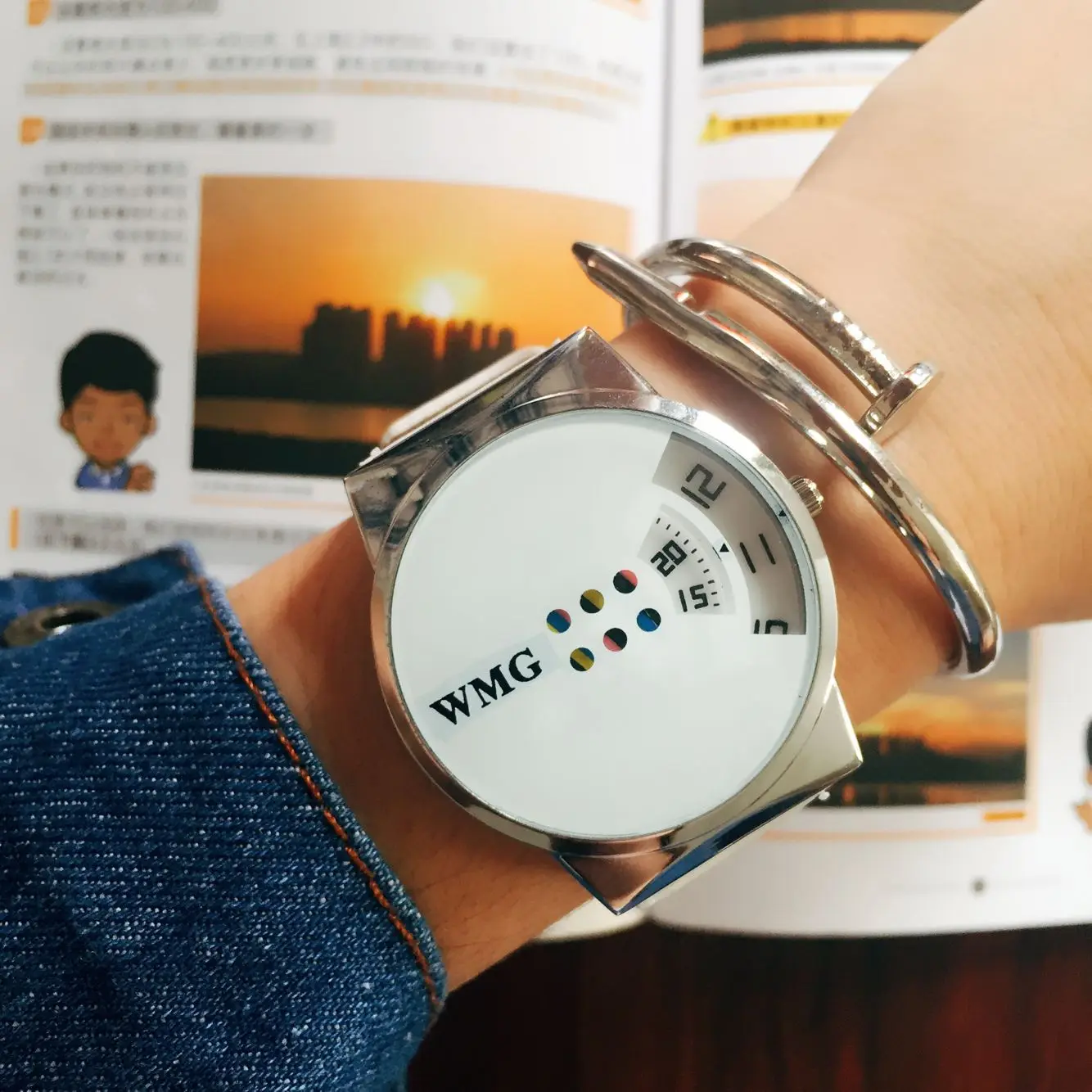 Красочный поворотный стол прекрасные часы белый воротник женский модный для