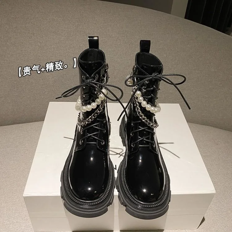 

Ins Minority Design ~ Martin Boots Women's Pearl Chain Cool Wind Patent Muffin Thick Bottom Short Boots Motorcycle Women's Boots