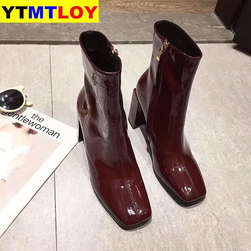 Женские ботильоны на толстой меху черные короткие модные ботинки с квадратным