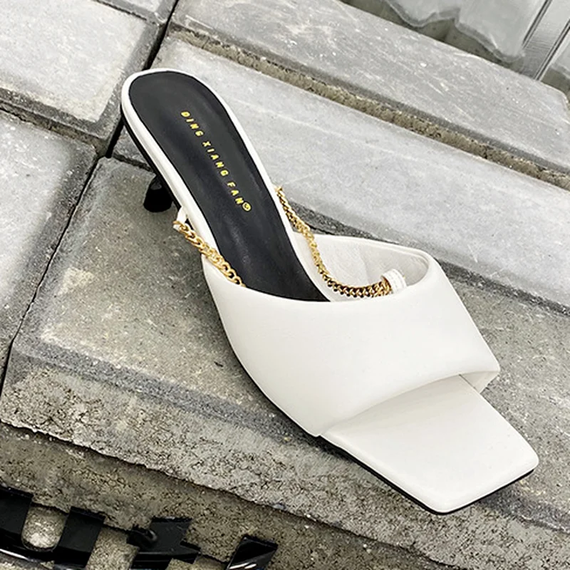 

Summer New Ladies Simple High Heels Fashion Chain Low Heel Square Toe Sandals Large Size Open Toe Women's Shoes ZL