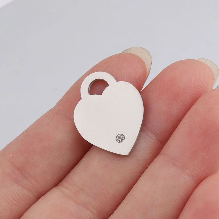 Нержавеющая сталь мини Шарм в виде сердца стразы металлическая бирка форме