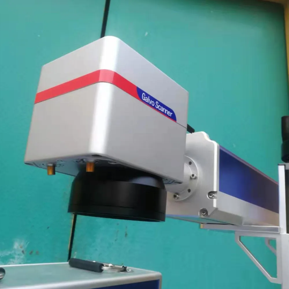 Оптоволоконная лазерная маркировочная машина 20 Вт/30 Вт/50 Вт металлический гравер