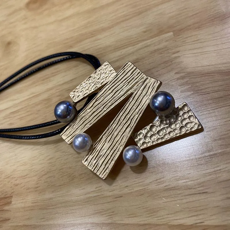 Женское Ожерелье чокер с подвеской из черной кожи серые жемчужные ожерелья и