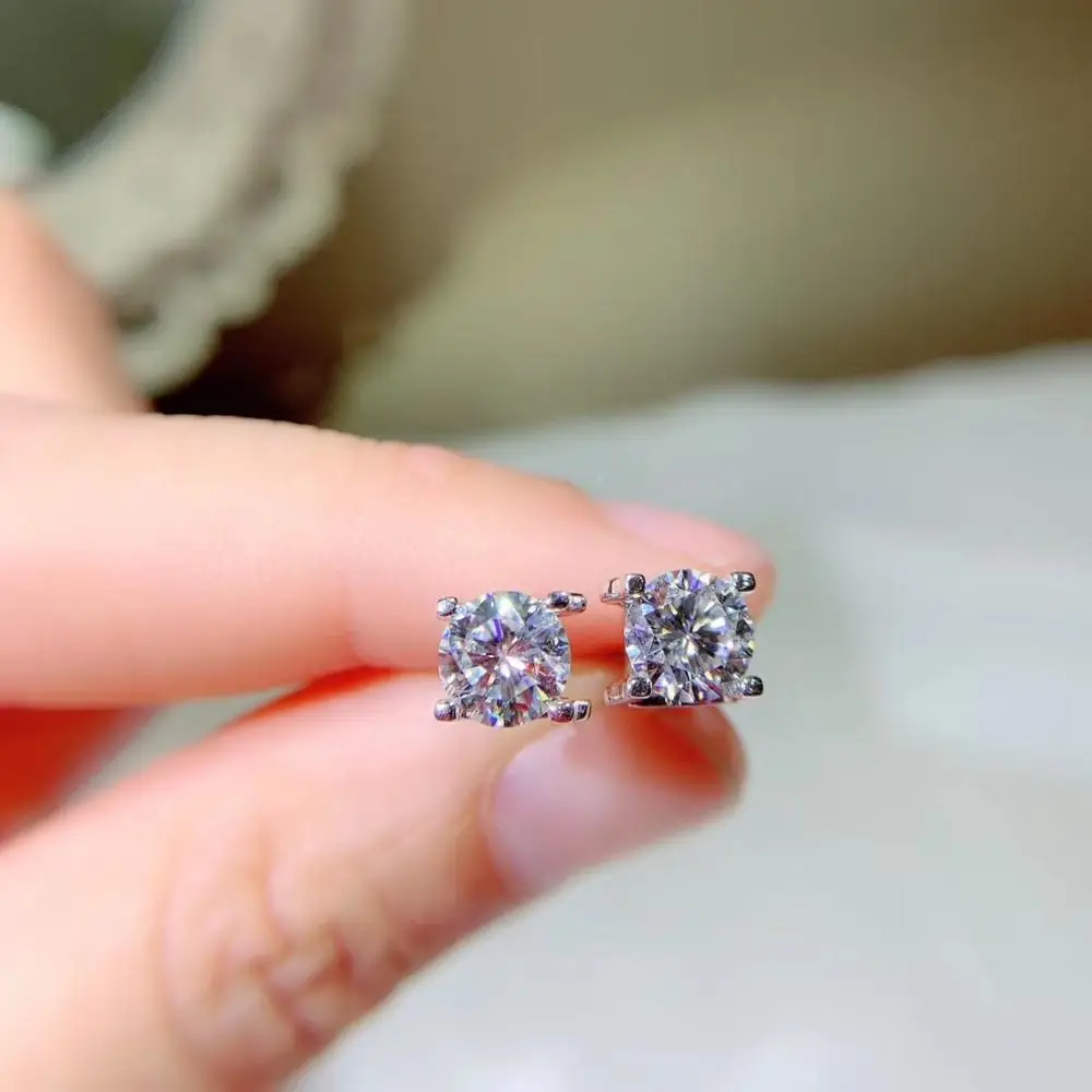 

Kkmall Store Круглый Муассанит с одной зерной 0.80ct Алмазный тест прошел моассанит серебряные серьги-гвоздики