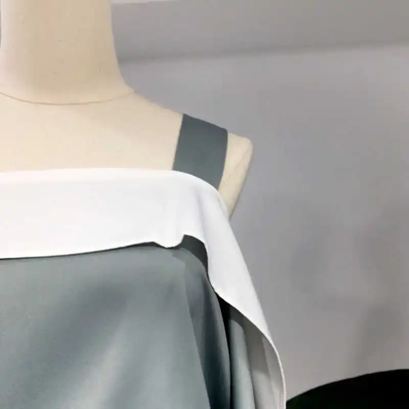 Женская Асимметричная блузка с открытыми плечами и оборками | одежда