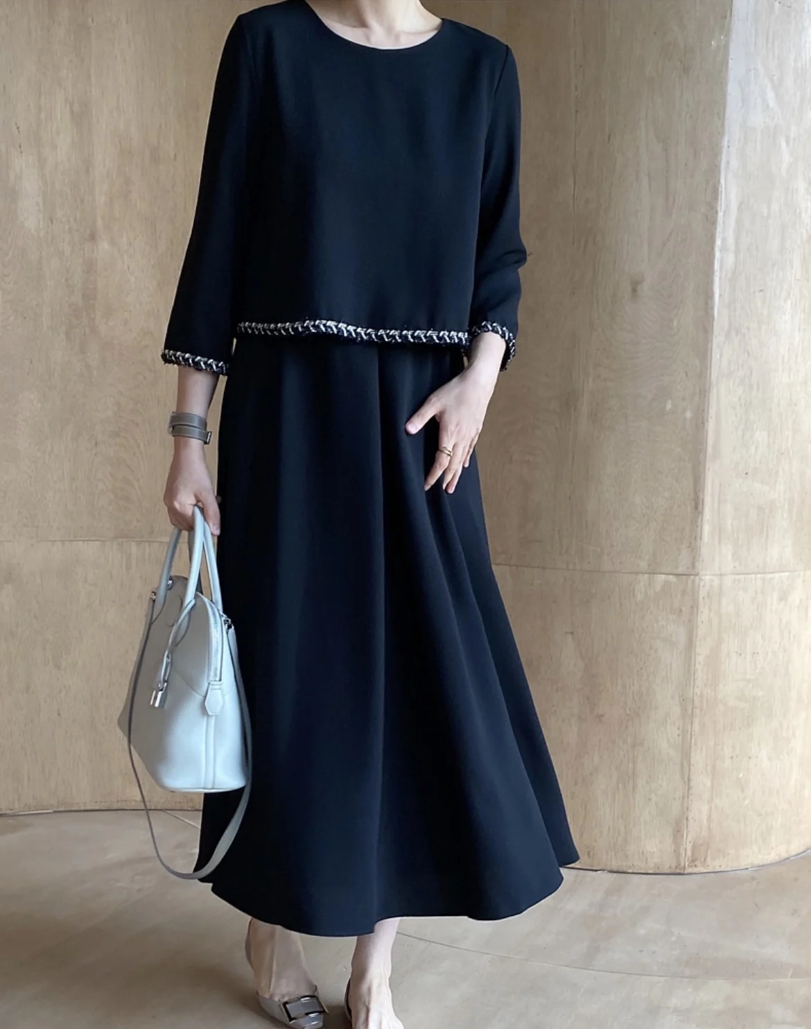 

SuperAen 2021 осеннее французское однотонное двухкомпонентное многослойное платье с высокой талией и круглым вырезом, повседневное длинное женс...