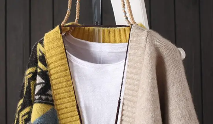 

2020 autumn winter matching large pockets long sleeve buttoned outer cardigan women loose literary V-neck Knitted sweater p1823