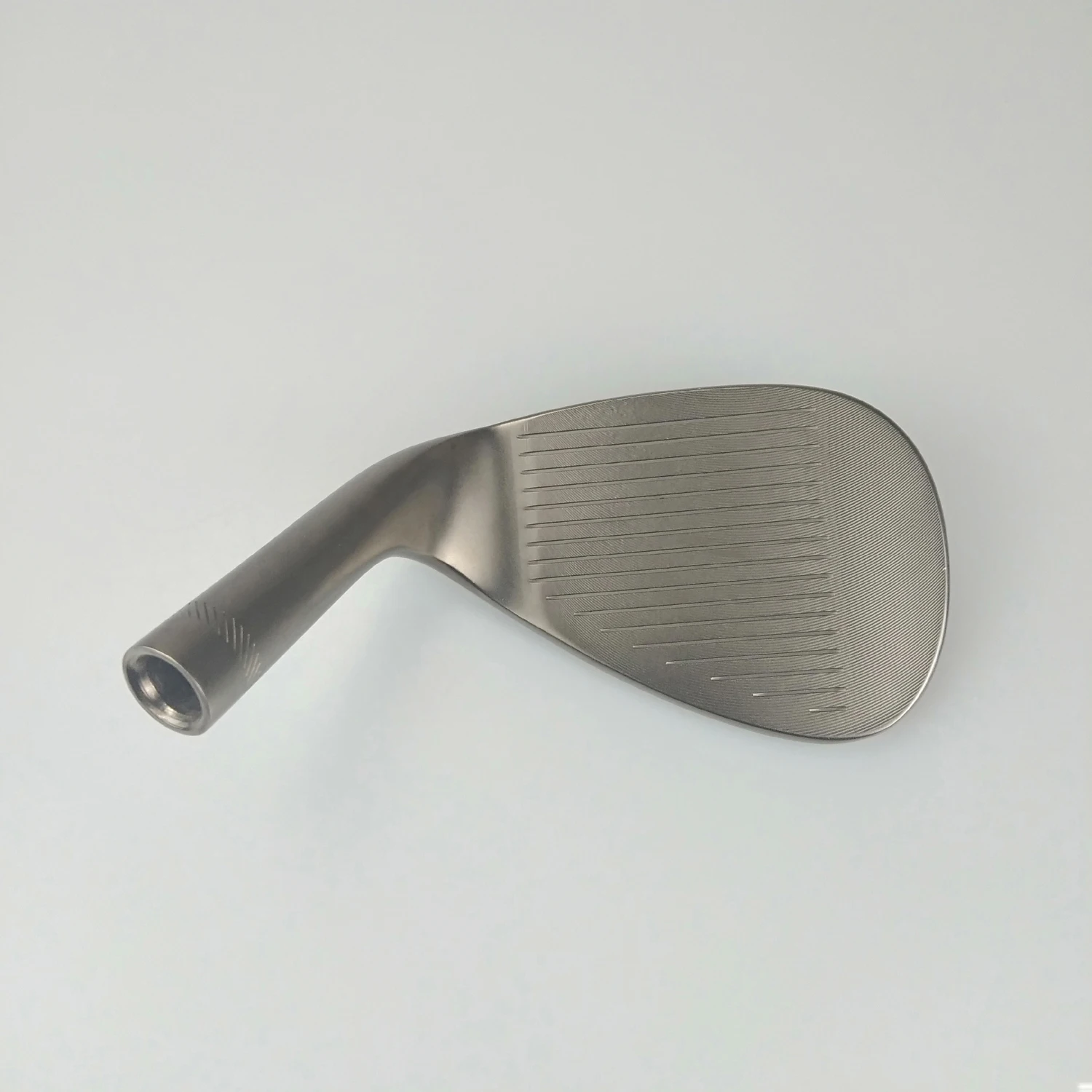 Клюшки для гольфа серые фотообои 50 60 графит клюшки с крышкой бесплатная