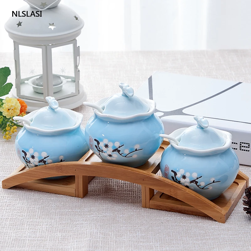 

NLSLASI three-piece ceramic spice container pepper spice bottle salt seasoning pot kitchen seasoning bottle salt shaker
