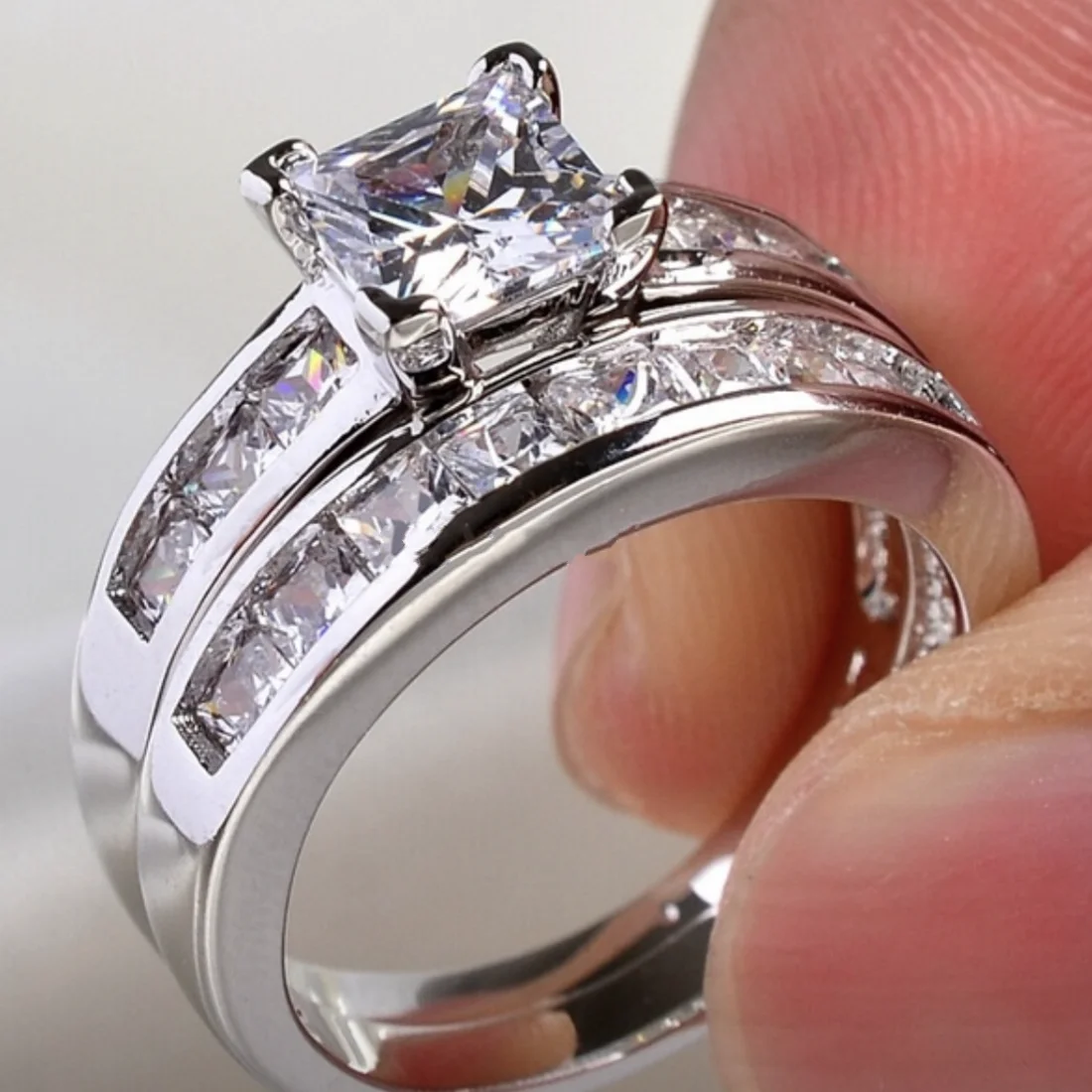 Женские свадебные кольца из серебра 925 пробы и черного золота в трех стилях