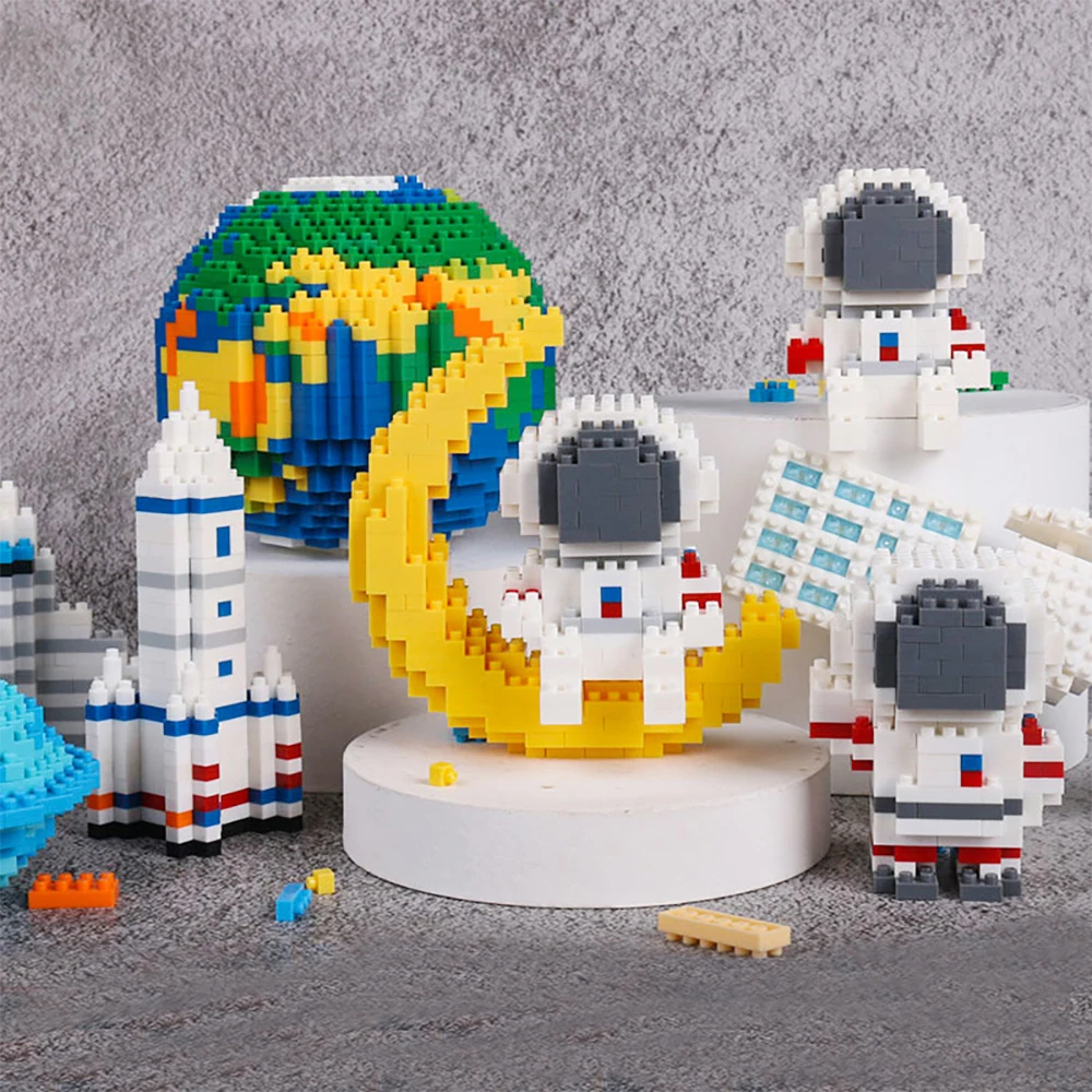 

Cartoon Astronaut Building Blocks Space Station Moon Rocket Shuttle Satellite Figure Small Bricks Toys for Children Gifts Toys