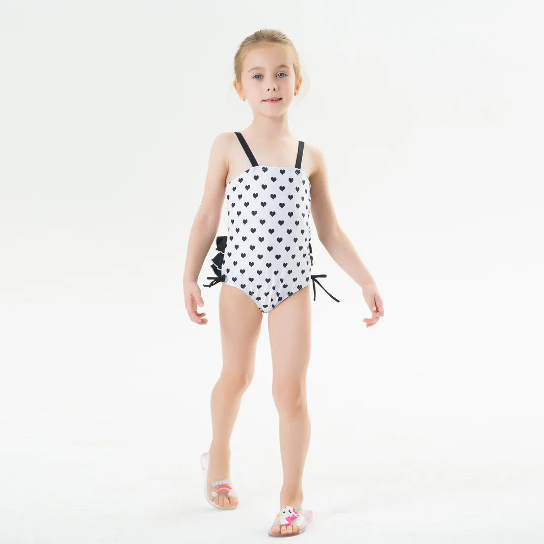 

2020 Baby Girl’s Sweet Heart Print One-Piece Heart Printed Swimsuit with Swim Hats Fashion Bow Ruffles Suspender Swimsuits
